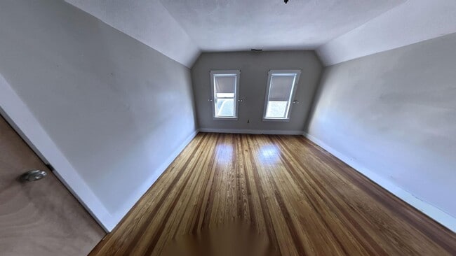 Building Photo - 14 Dow St