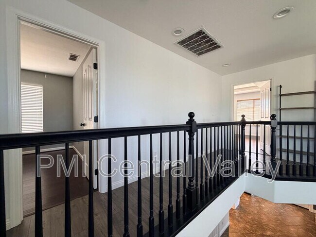 Building Photo - 108 Hornfels Ave