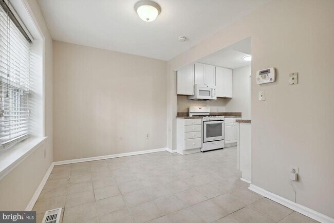 Building Photo - 1535 Chatham Colony Ct