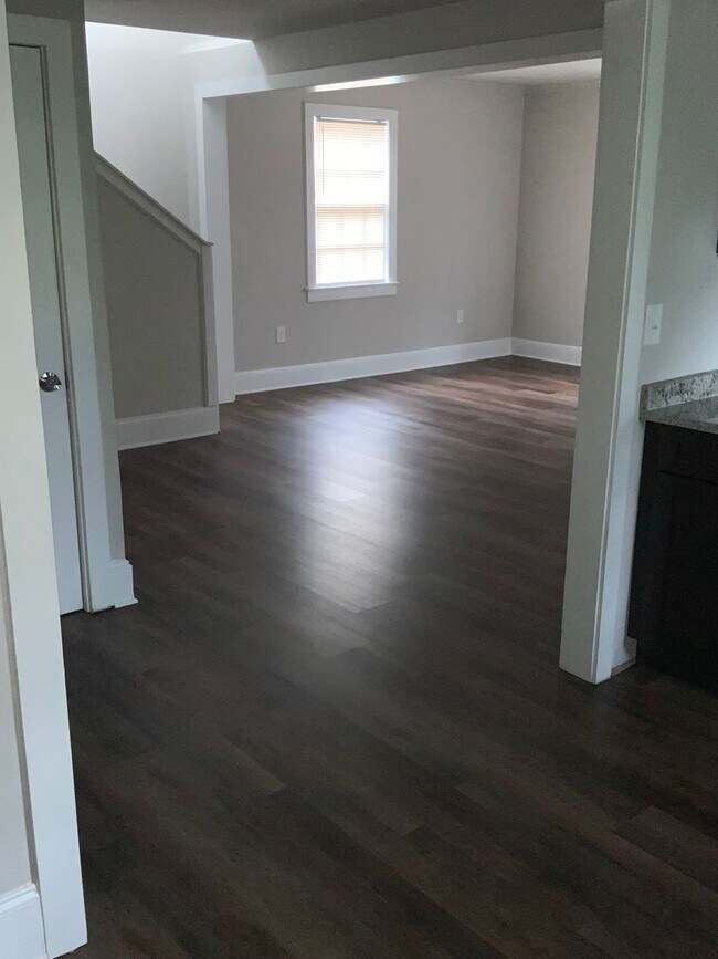 Building Photo - 108 Myrtle Dr