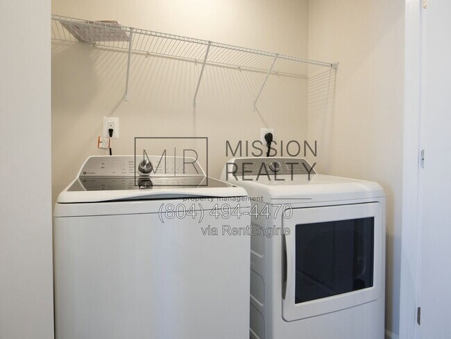 Building Photo - 8756 Whitman Dr