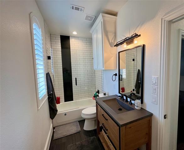 Building Photo - 4529 Venetian Way