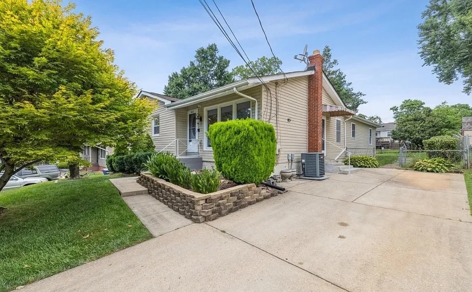 Building Photo - 4623 Wissahican Ave