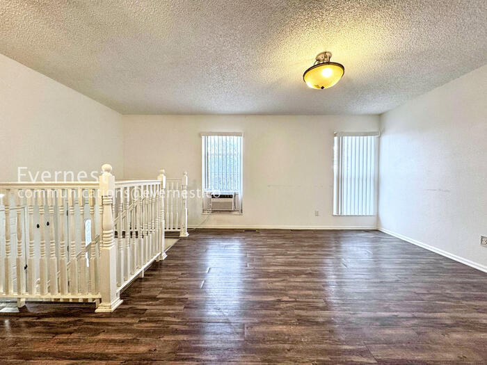 Building Photo - 17401 E Gunnison Pl