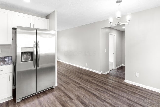 Building Photo - 261 Sunset Dr S