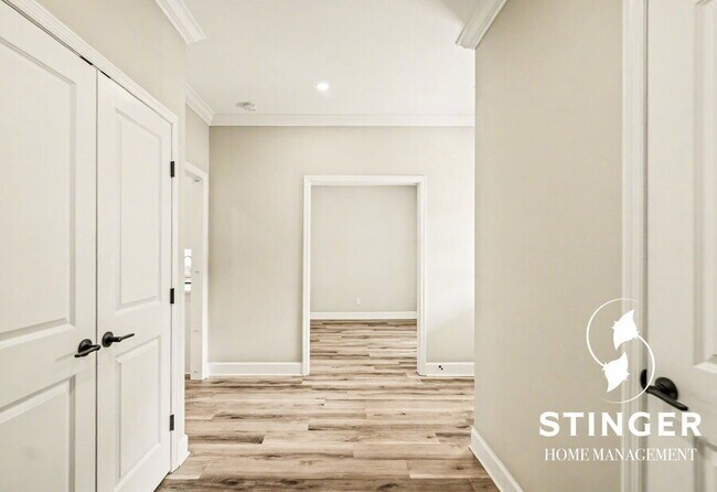 Building Photo - 14 Los Robles Rd