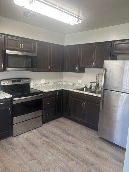 Building Photo - 3608 Orchard Ave