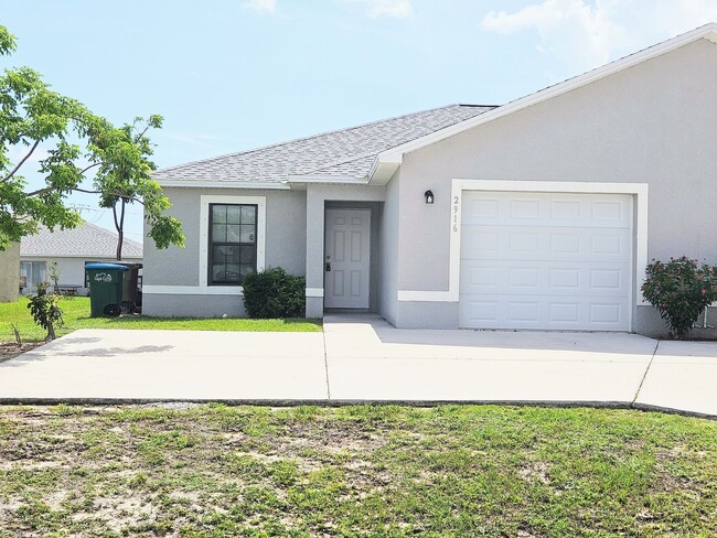 Building Photo - Like New  3 bedroom, 2bath 1 car garage