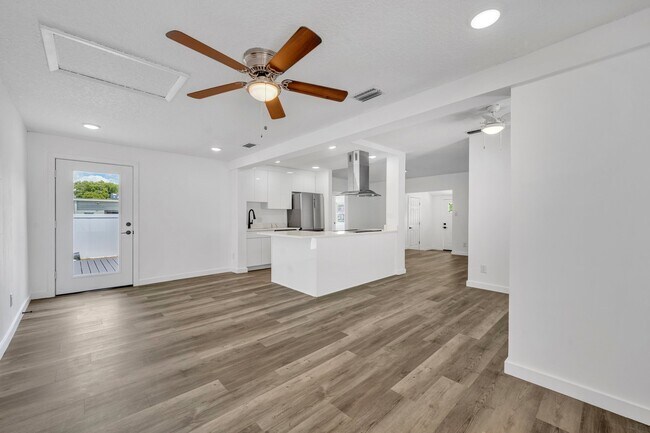 Building Photo - 713 Langston Ct