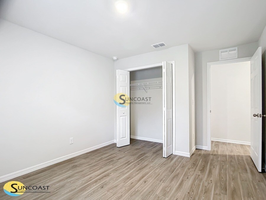 Building Photo - 4059 S Apopka Ave