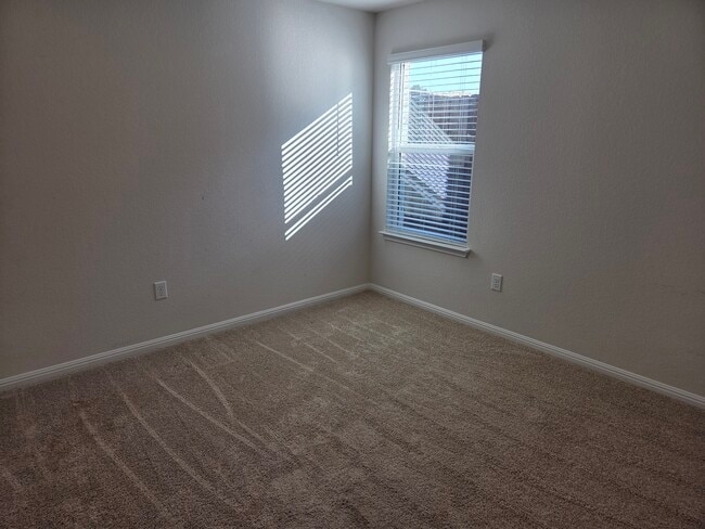 Building Photo - 2421 Corriente Path
