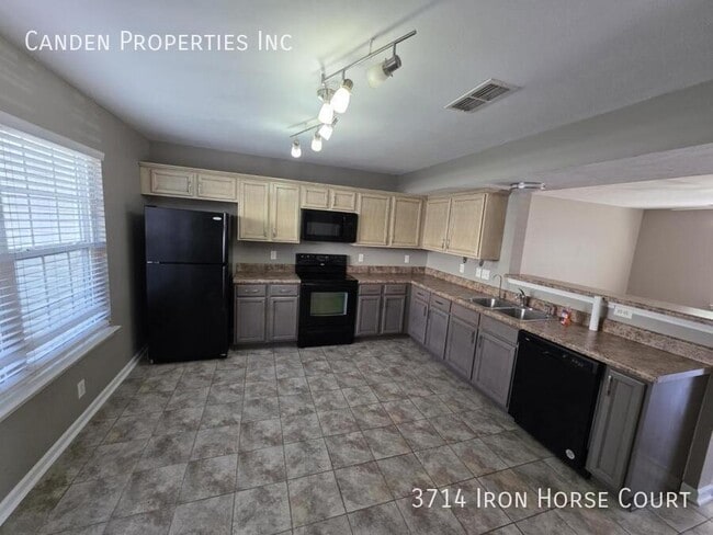 Building Photo - 3714 Iron Horse Court