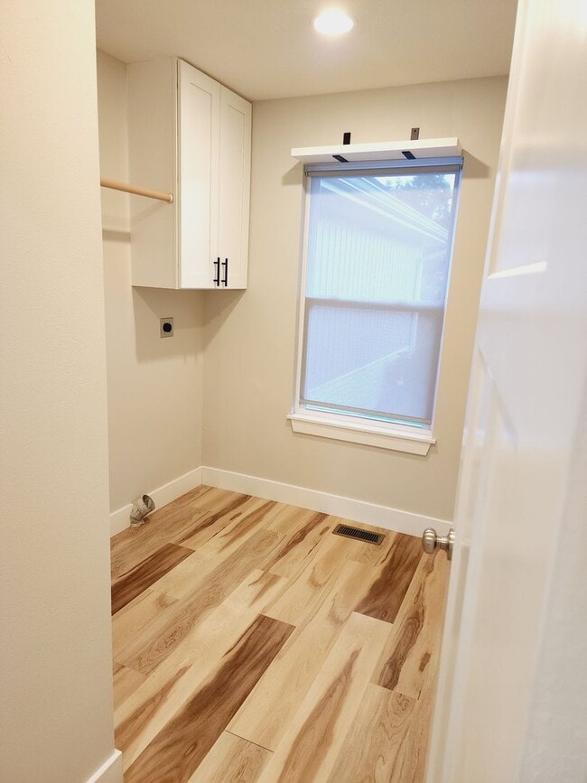 Building Photo - Pre-Leasing: Liberty Place Subdivision - R...