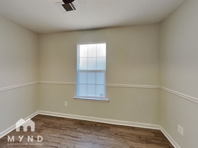 Building Photo - 1288 N Hampton Dr