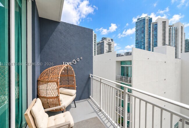 Building Photo - 2275 Biscayne Blvd