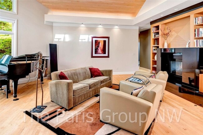 Building Photo - Extraordinary Custom Enatai Home *4min to DT Bellevue *High End Finishes * Central AC *EV Charger