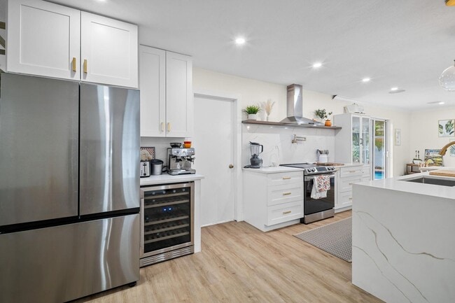 Building Photo - 2421 SW 29th Way