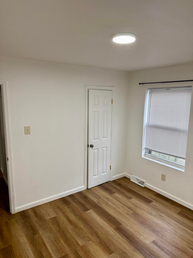 Building Photo - 305 Hightower Rd