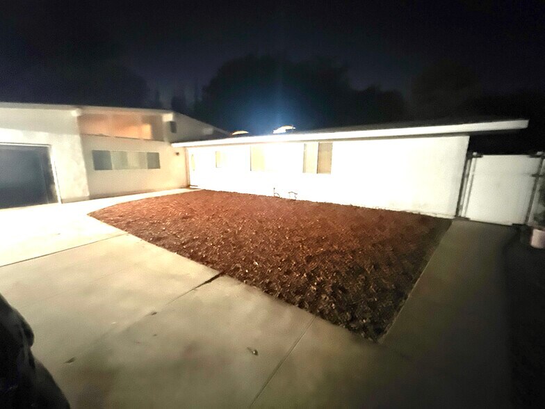 Building Photo - 2751 Tigertail Dr