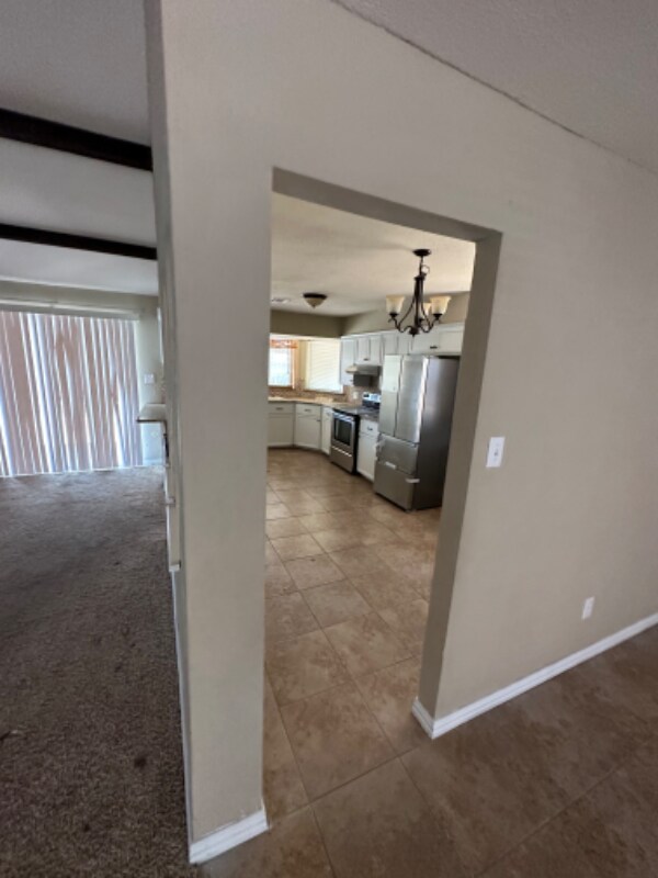 Building Photo - 6711 SW Chaucer Dr