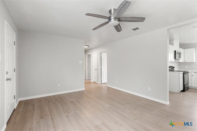 Building Photo - 108 Gm Ln