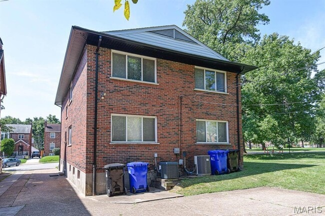 Building Photo - 7359 Balson Ave