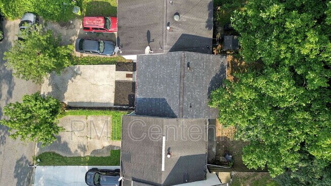 Building Photo - 281 Flagstone Way