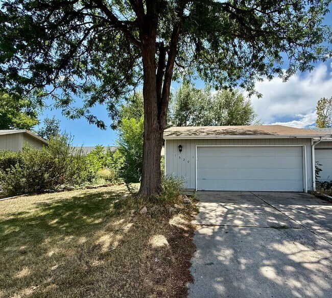 Building Photo - 1620 Ranae Dr