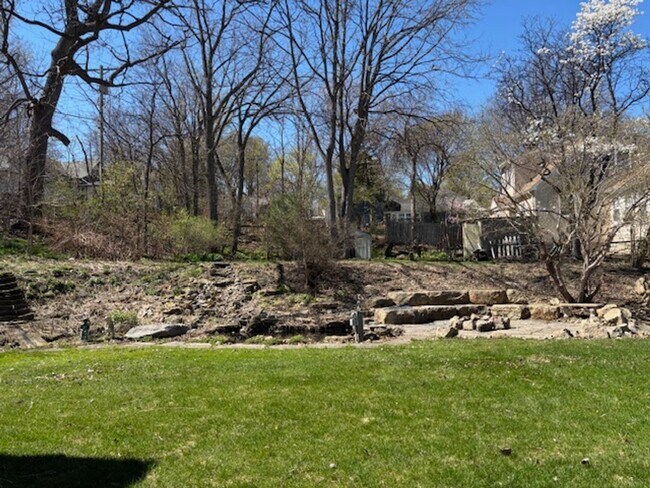 Building Photo - Available NOW! Gorgeous 3BR/2 BA Unit in Hastings!