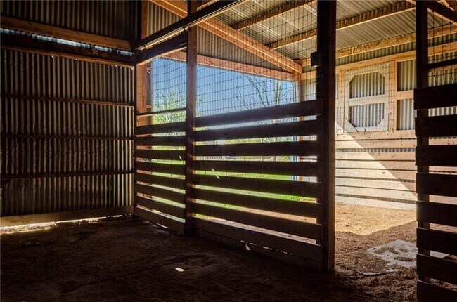 Building Photo - 9800 Ranch to Market Rd 150