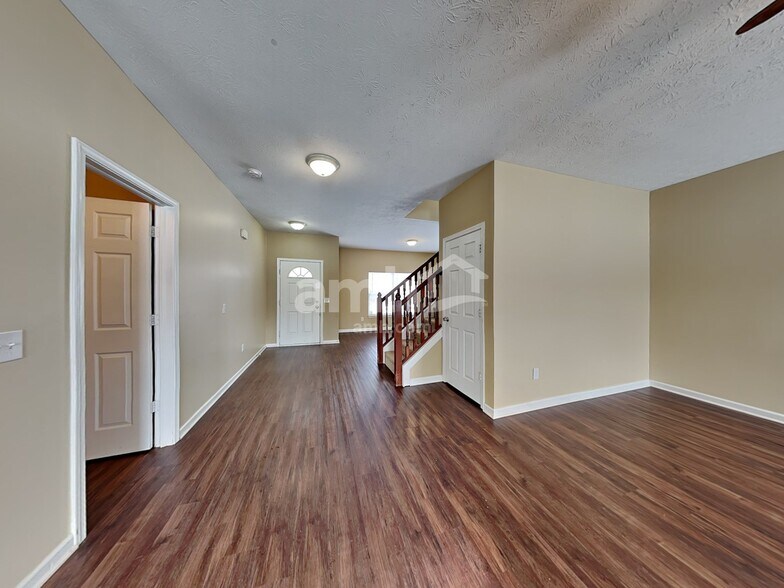 Building Photo - 5659 W Woodview Trl