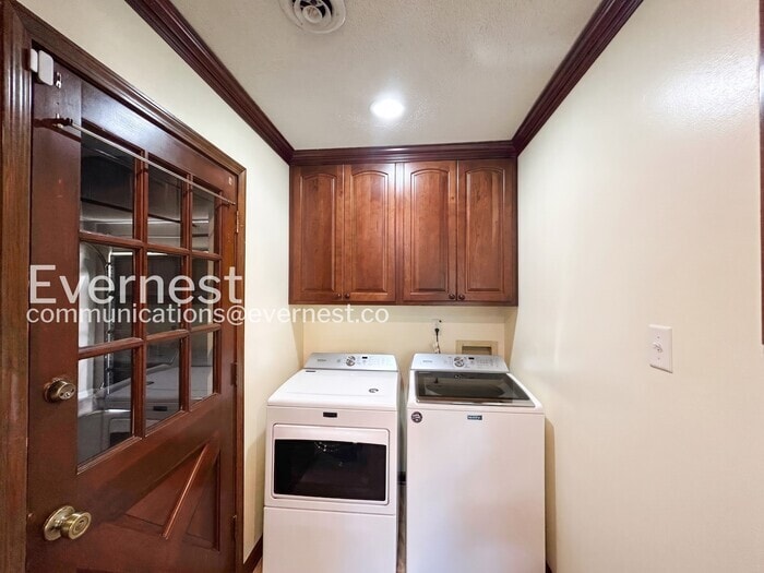 Building Photo - 75 Cottonwood Dr