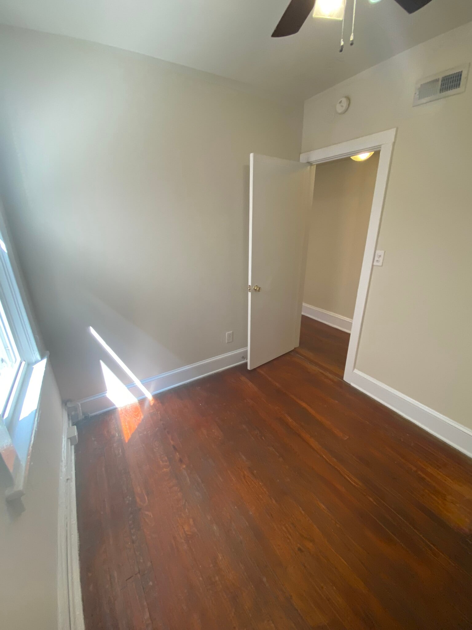 Building Photo - 3009 Ellwood Ave