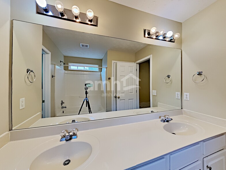 Building Photo - 308 Sam Cobb Pl