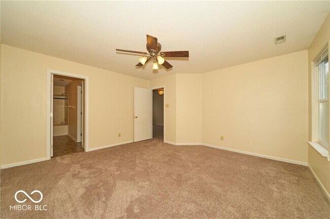 Building Photo - 12772 Crescent Dr
