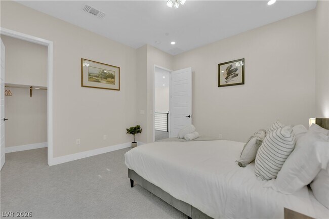 Building Photo - 10663 Stone Ledge Ave