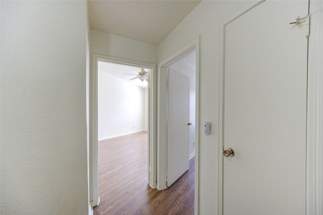 Building Photo - 6500 Sands Point Dr