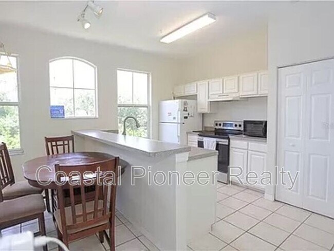 Building Photo - 5035 Sunridge Palms Dr