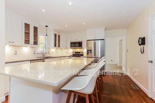Building Photo - 86 Morias Ave