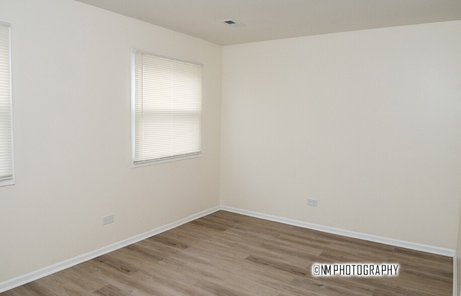 Building Photo - 20118 Willow Dr