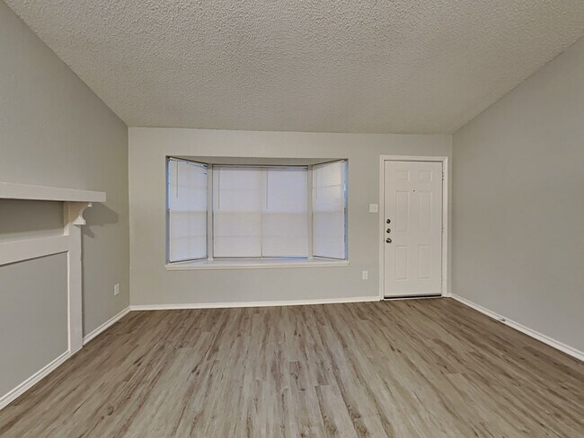 Building Photo - Newly Renovated Single Family Home | 3 BR/2BA | Near Downtown Dallas!