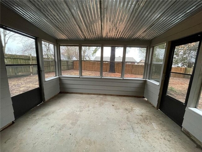 Building Photo - 4003 Holt Ave