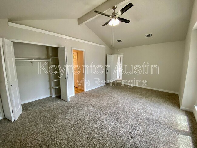 Building Photo - 410 Twin Oak Trail