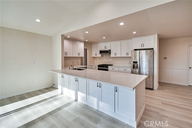 Building Photo - 865 Featherwood Dr