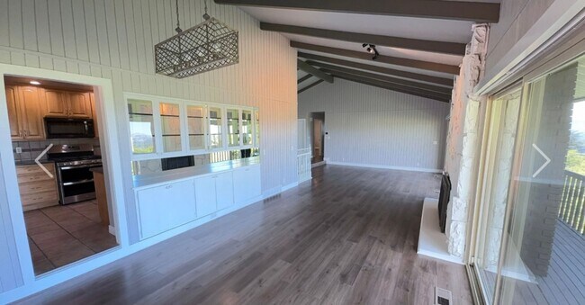 Building Photo - Large home with spectacular Salt Lake City views