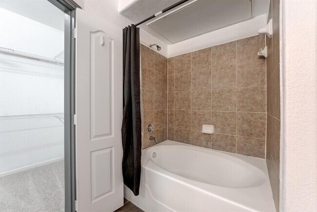 Building Photo - 1711 Old Spanish Trl