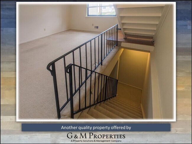 Building Photo - 2 Bedroom Townhome - Available off of Fren...