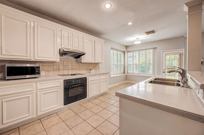 Building Photo - 22726 Shannon Falls Ct