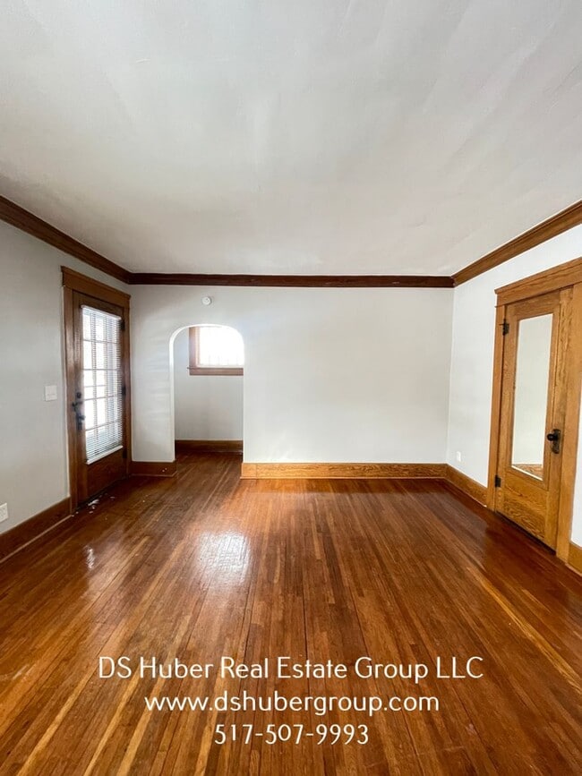 Building Photo - 216 Marshall St
