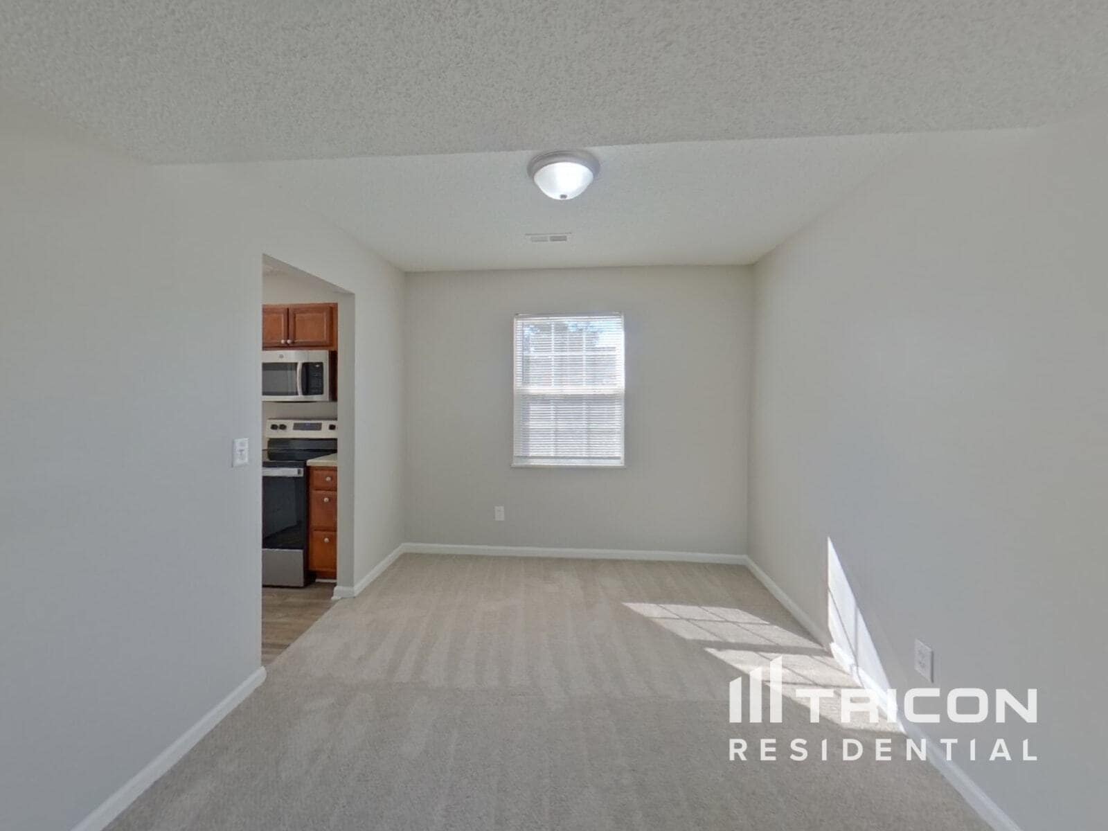 Building Photo - 741 Elderberry Ln